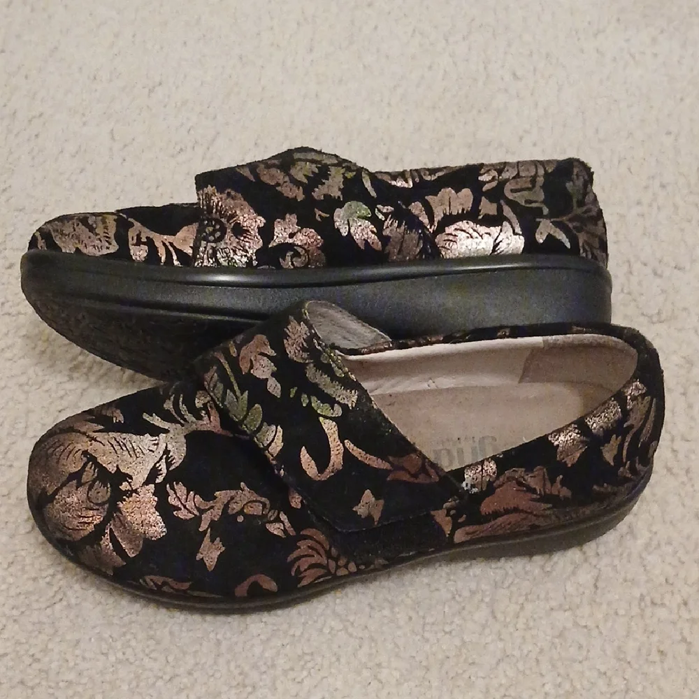Alegria Lauryn Printed Nubuck Clogs Women's 8/38